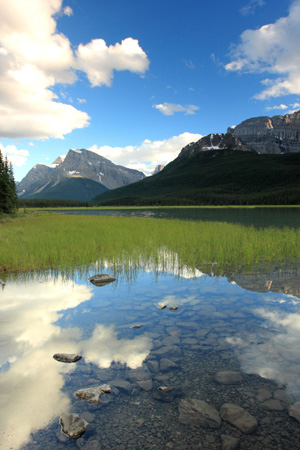 Montagnes et lac