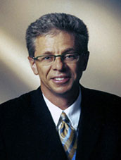 Kenneth Bateman, membre temporaire