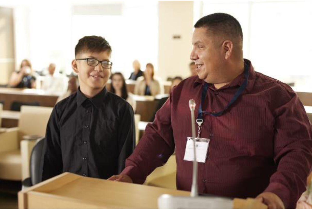 Figure&nbsp;2 &ndash; Indigenous Intervenor presenting evidence in a hearing.