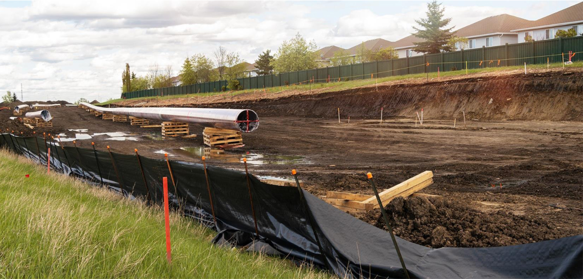 Figure&nbsp;9 &ndash; Construction of the Trans Mountain pipeline in an urban setting.
