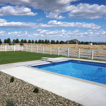 Piscine extérieure en milieu rural