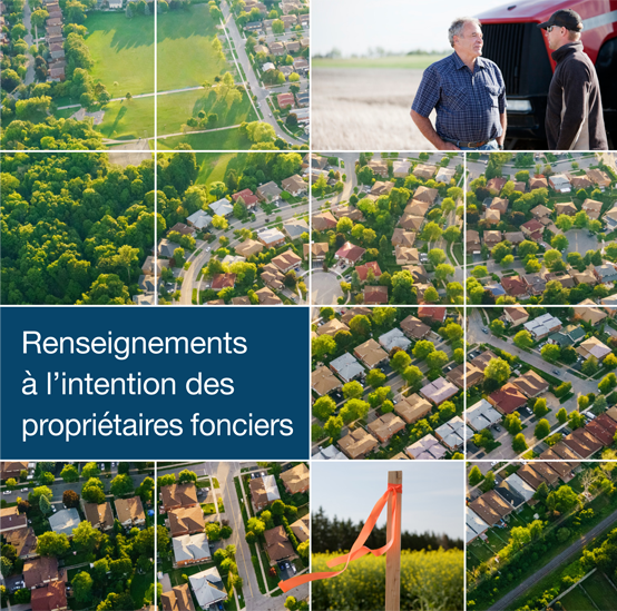 Image de couverture de la publication Renseignements sur les sanctions administratives pécuniaires à l’intention des propriétaires fonciers &ndash; Deux hommes discutent devant une moissonneuse-batteuse et un piquet d’arpentage, avec en arrière-plan une photo aérienne de terres agricoles